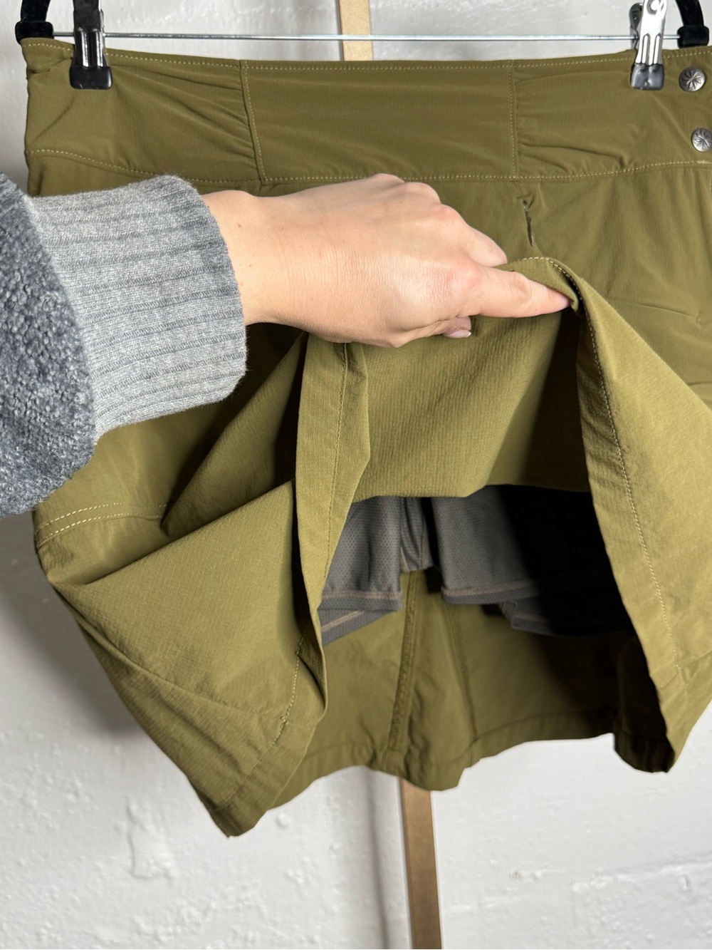 Athleta Olive Green Athletic Skort Size 8 | Hiking Golf Tennis Activewear - Picture 8 of 8